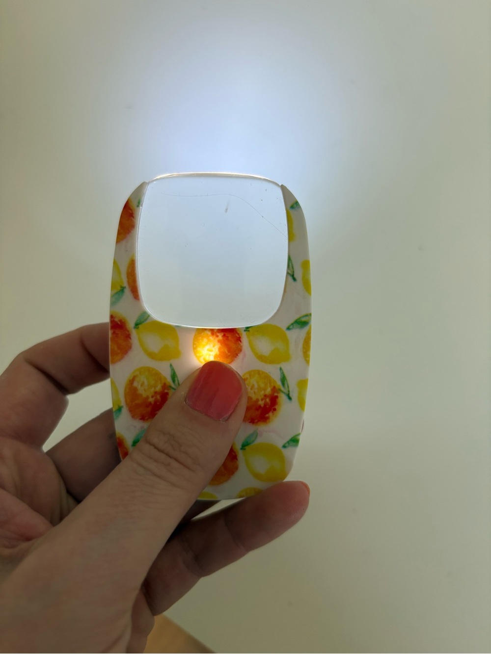 Magnifying Glass Readers Citrus Pattern LED Magnifier Light - White & Yellow